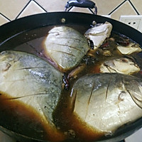 侉炖金鲳鱼的做法_【图解】侉炖金鲳鱼怎么做