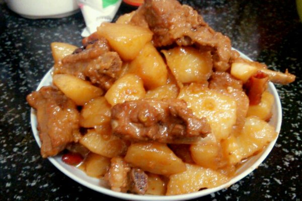 家常系列_土豆烧排骨
