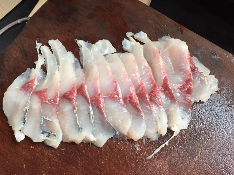 草鱼处理干净片成鱼片!