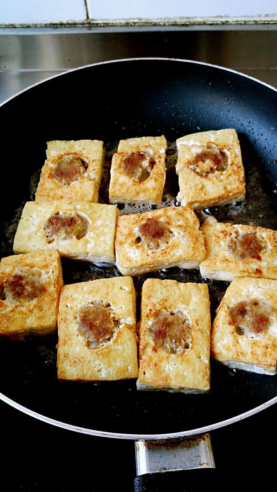 锅溻豆腐酿肉
