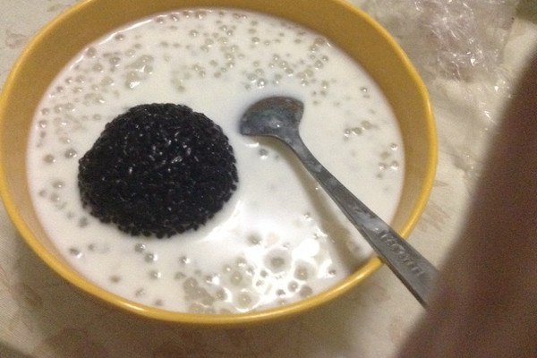 椰汁黑米西米露