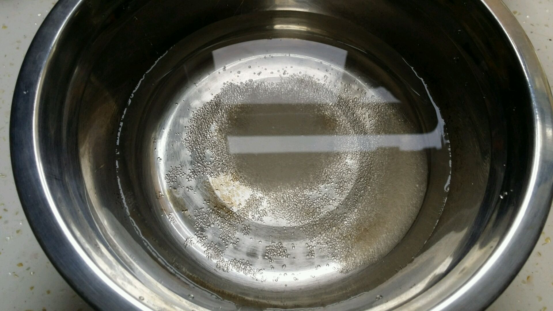 白砂糖小火煮融化.