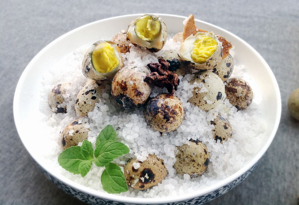 盐焗鹌鹑蛋的做法+!