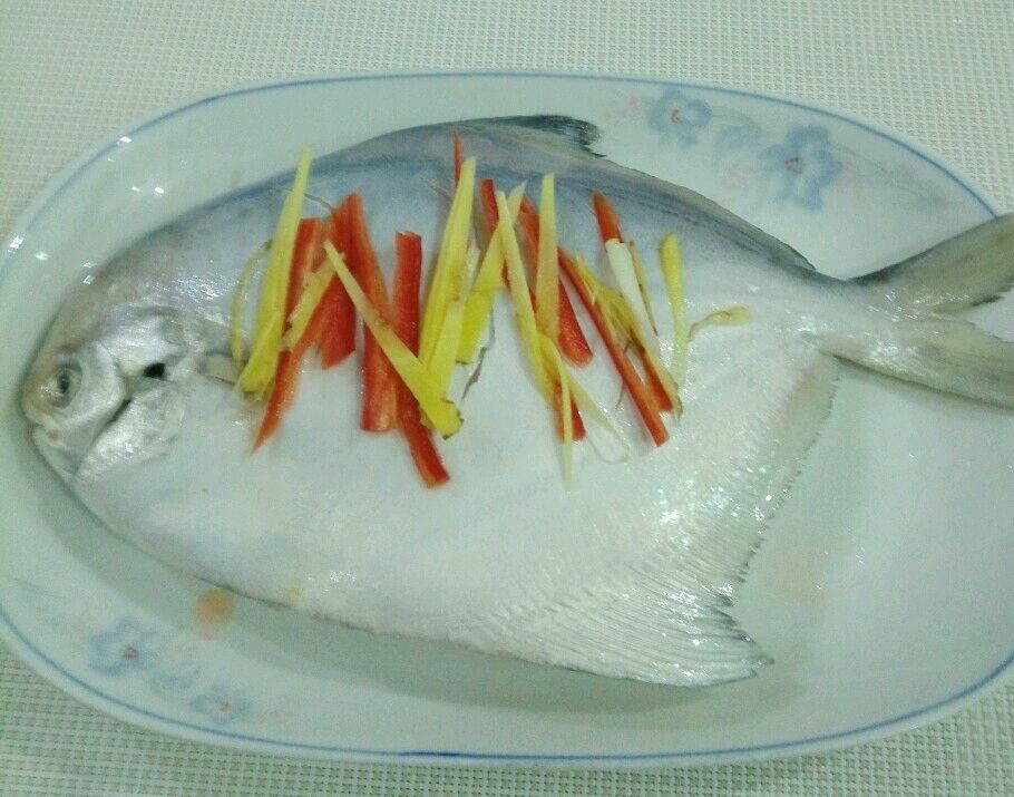 清蒸白鲳鱼