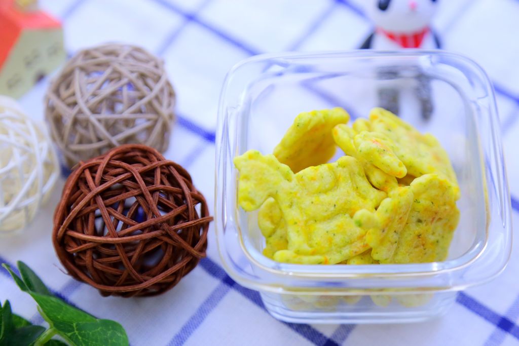 平底锅蔬菜饼干宝宝辅食食谱