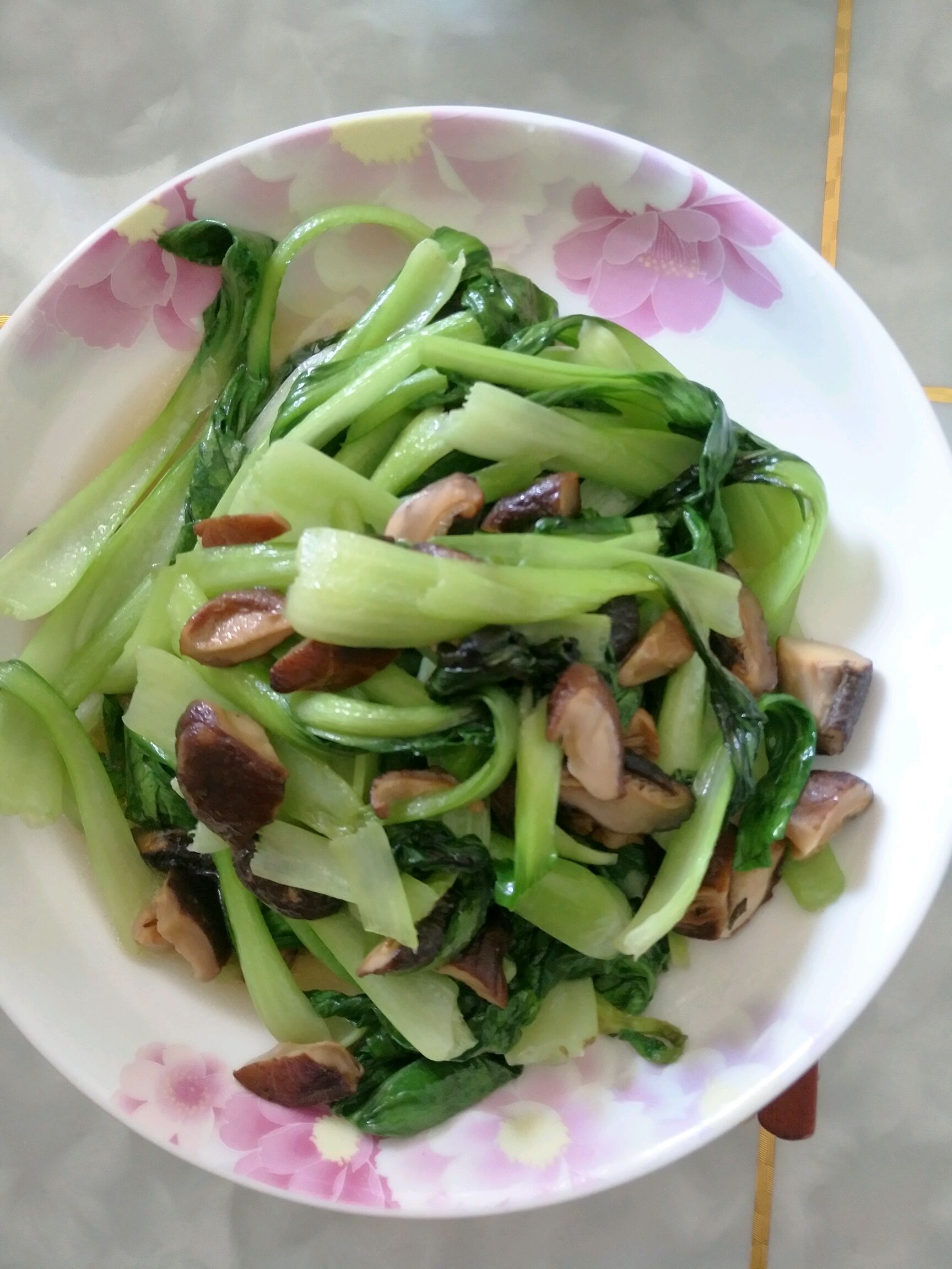 香菇炒上海青怎么做_香菇炒上海青的做法_豆果美食