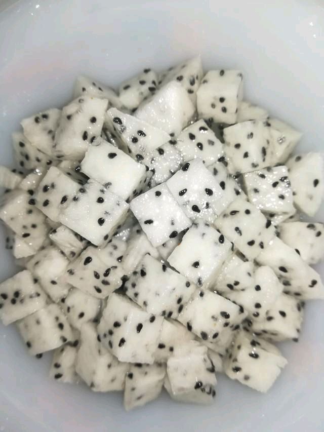 火龙果切块