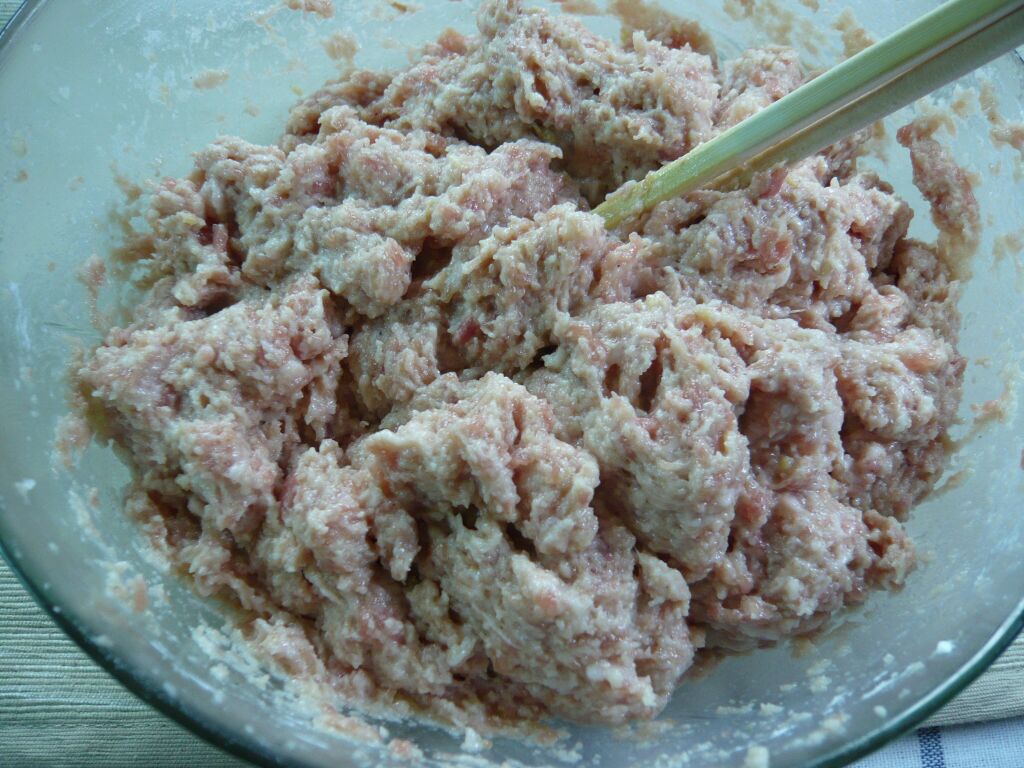 青菜肉丸子汤的做法图解2