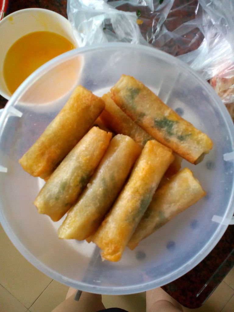 用手机看这个菜谱 扫一扫 边看边做更方便 主料 春卷皮10片 辅料   1