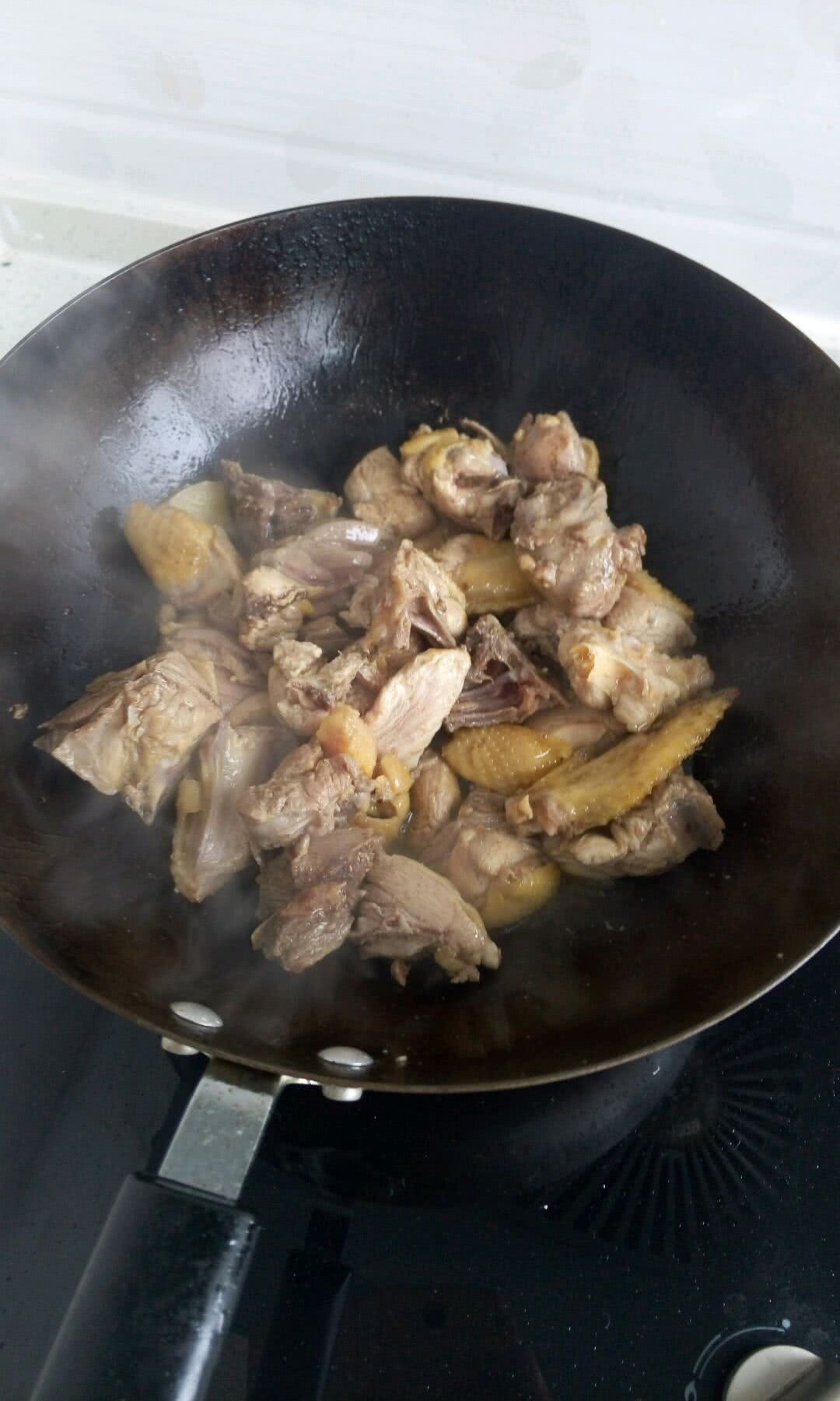 砂锅炖鸡的做法