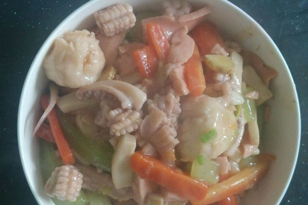 鱿鱼三鲜