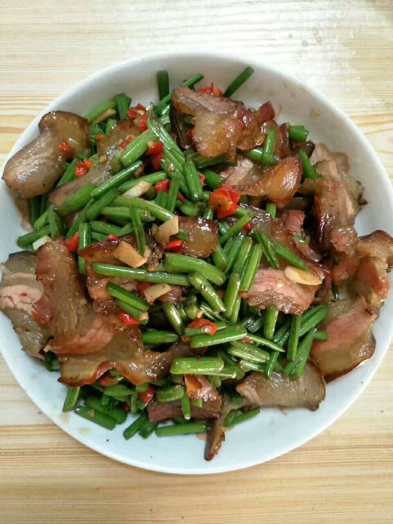 蒜苗炒腊肉怎么做_蒜苗炒腊肉的做法_豆果美食