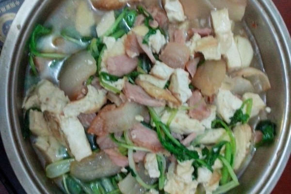 腊肉炖豆腐