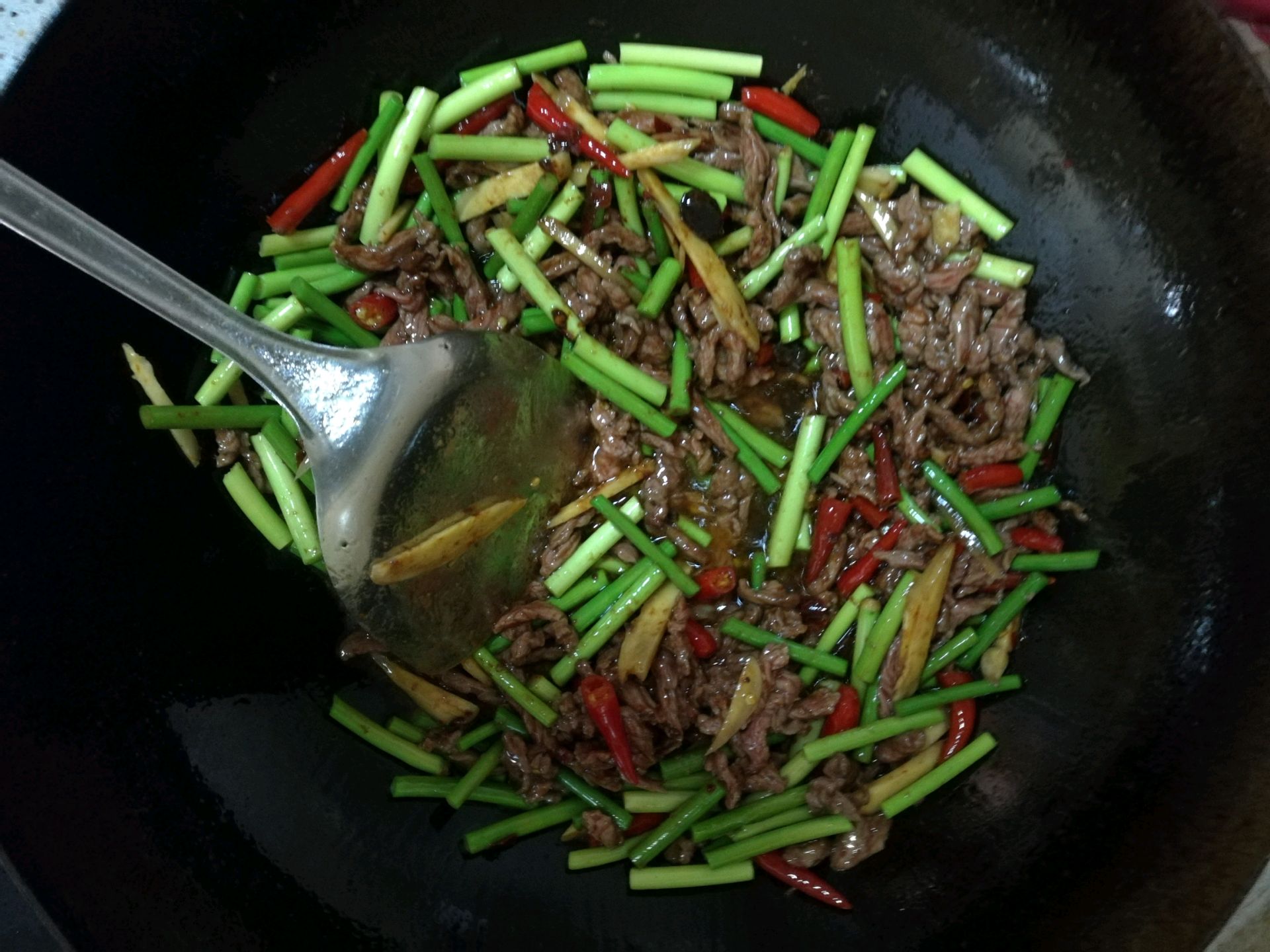 蒜苔炒牛肉