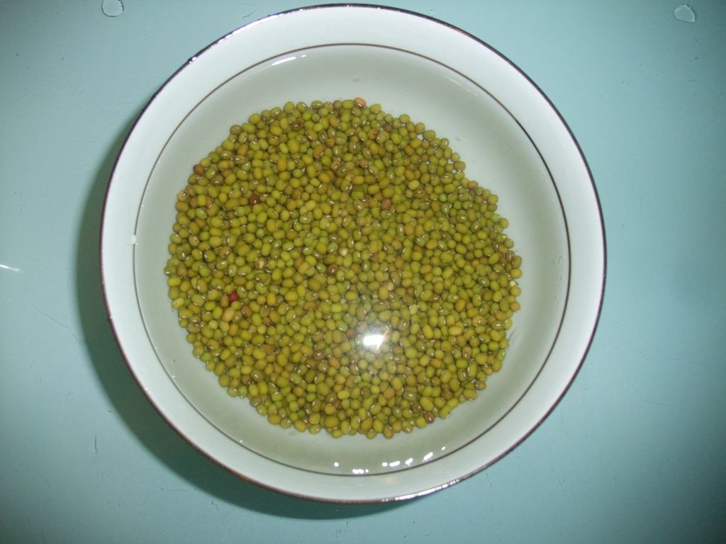 莲子绿豆沙的做法图解1