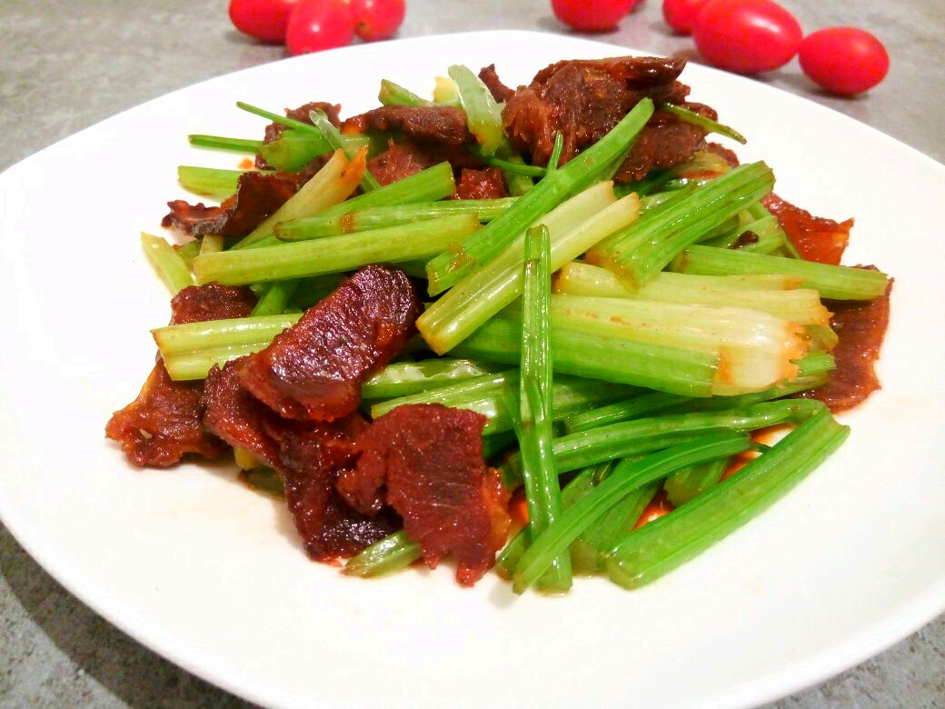 芹菜炒牛肉