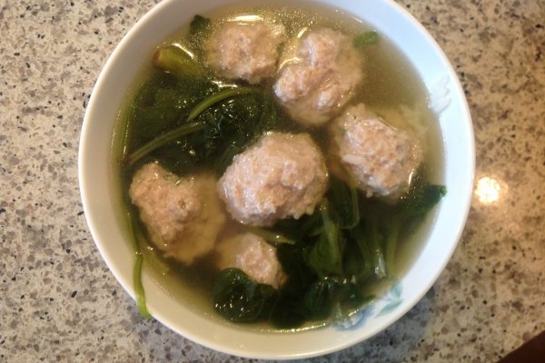 小白菜汆丸子
