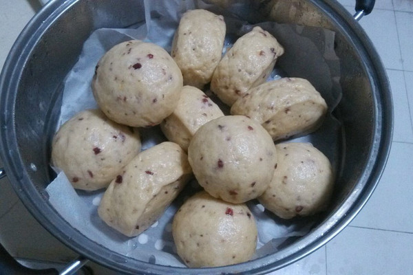 难度:切墩(初级)   时间:1小时以上       主料 面粉300g 红薯100g 蔓