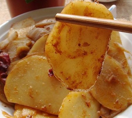 干煸麻辣土豆片炒泡菜