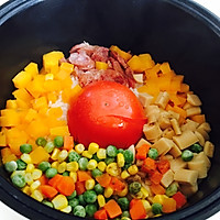 电饭煲做网红饭~整个番茄饭的做法_【图解】