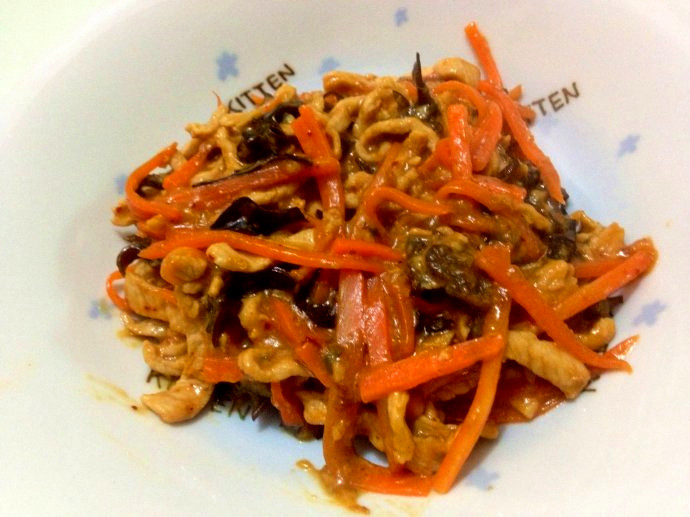 鱼香肉丝的做法简单是美食杰热菜菜谱菜谱里的常见菜
