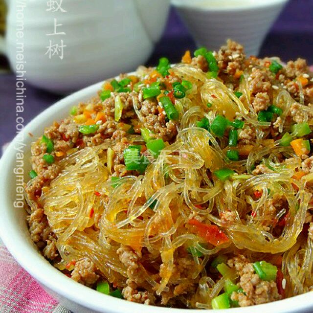 蚂蚁上树