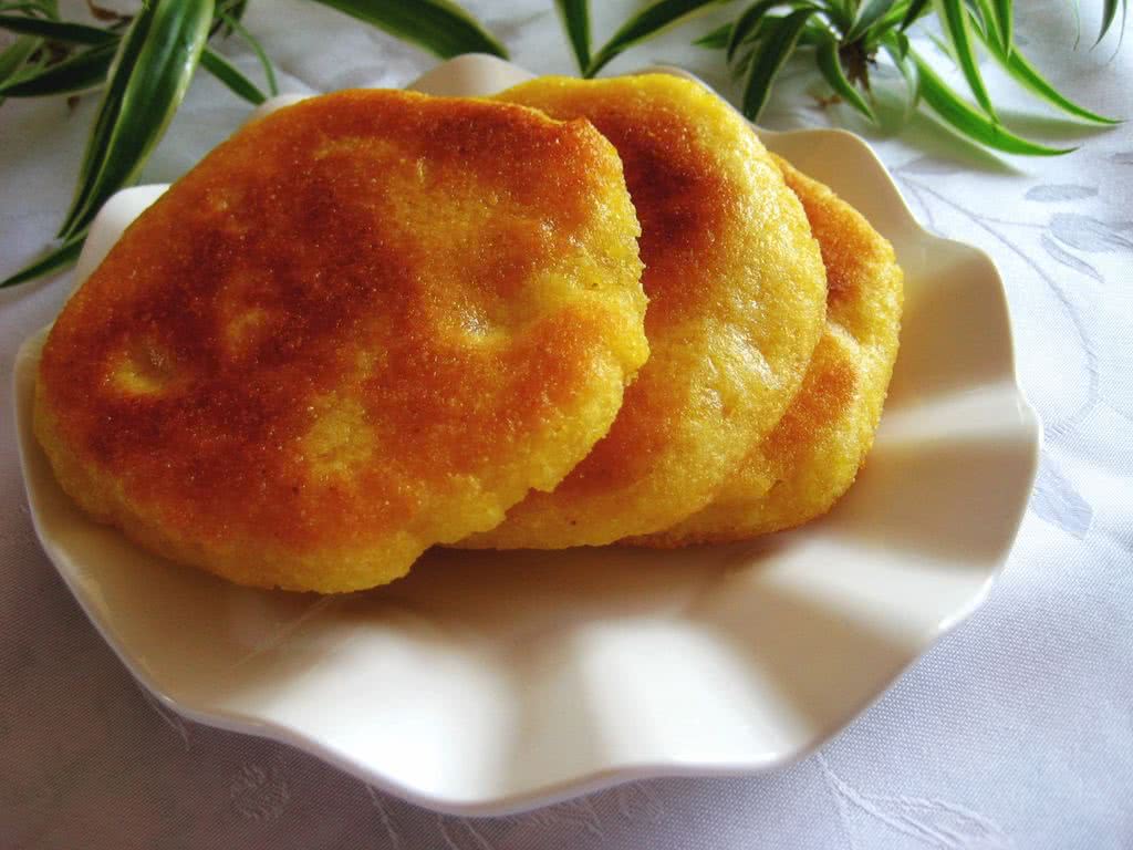 玉米饼的做法_【图解】玉米饼怎么做如何做好吃_玉米饼家常做法大全_小象艾米莉_豆果美食