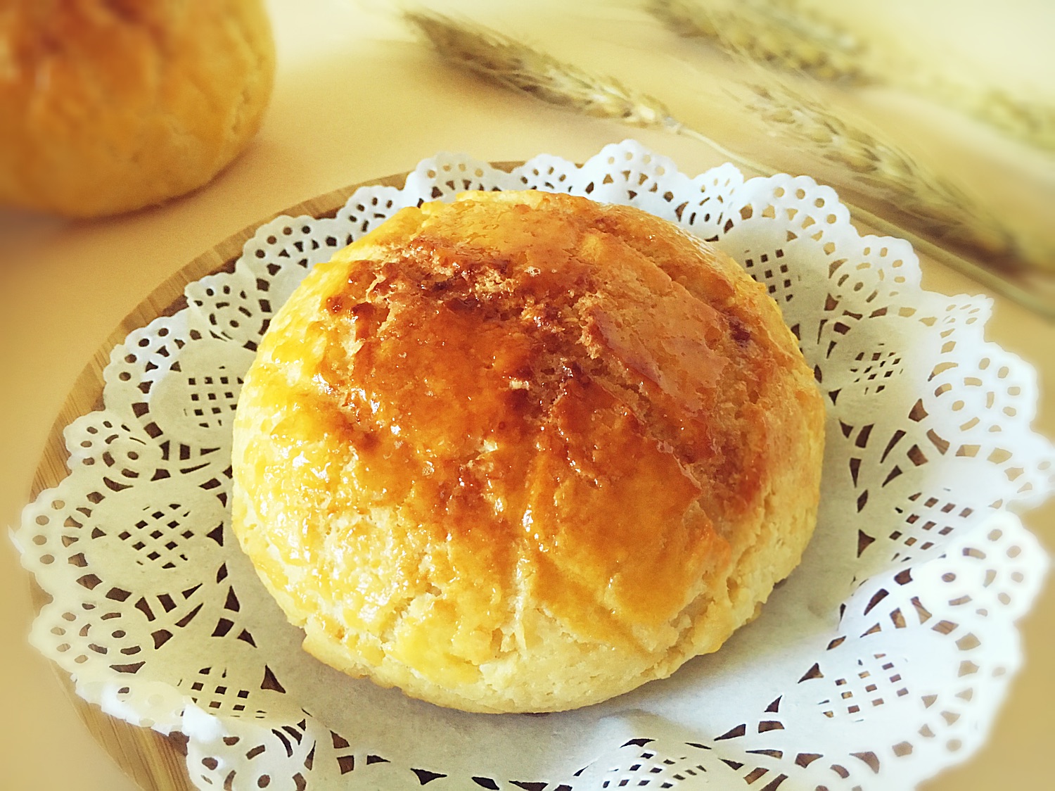日式菠萝面包的做法_【图解】日式菠萝面包怎么做如何做好吃_日式菠萝面包家常做法大全_糕一三班_豆果美食