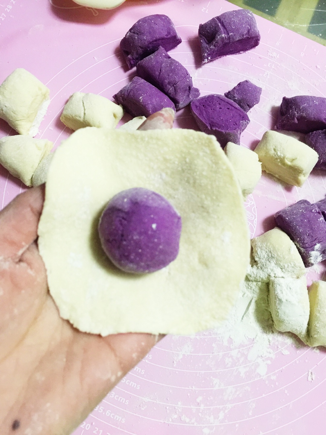 紫薯玫瑰花馒头的做法_【图解】紫薯玫瑰花馒头怎么做如何做好吃_紫薯玫瑰花馒头家常做法大全_刺青宝贝_豆果美食