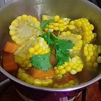 <单人双人小厨房>简易美味玉米胡萝卜汤的做法图解6