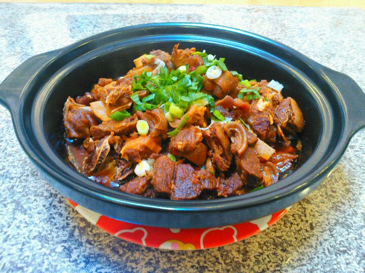 红烧羊肉煲