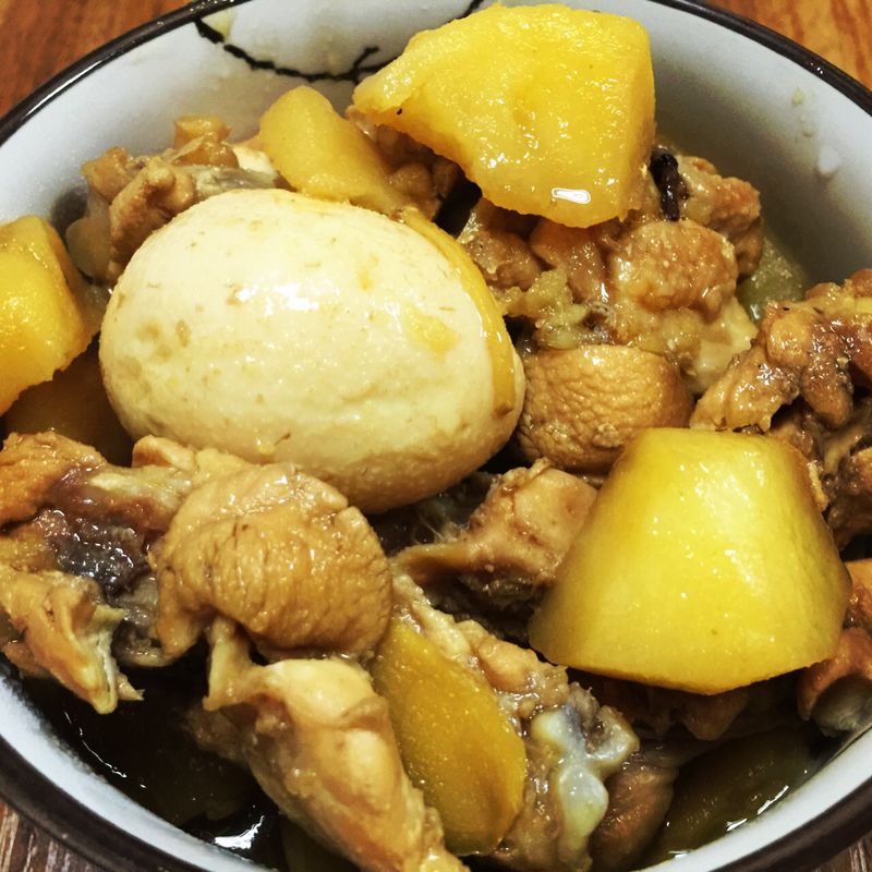 土豆焖鸡翅根的做法