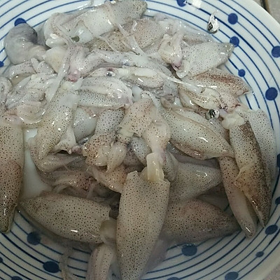 1.将海兔清洗干净