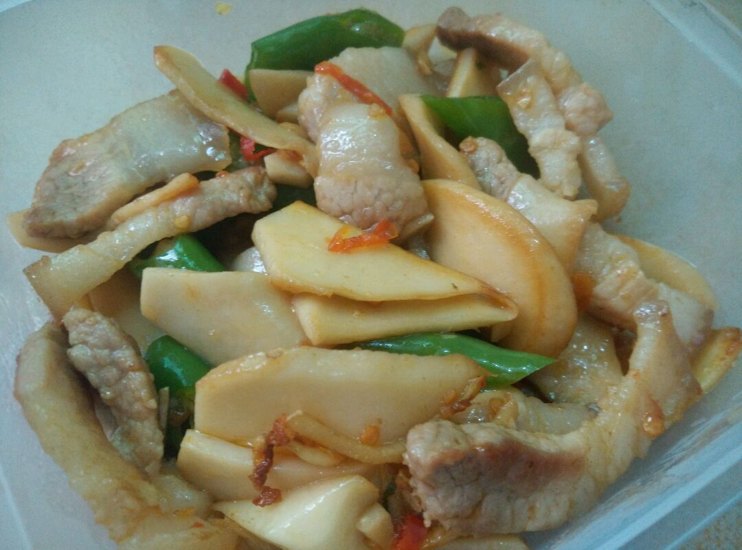 五花肉炒杏鲍菇