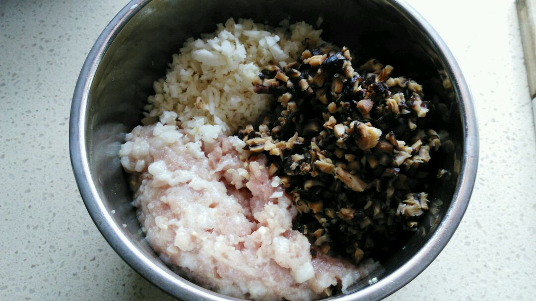 马蹄香菇鲜肉包