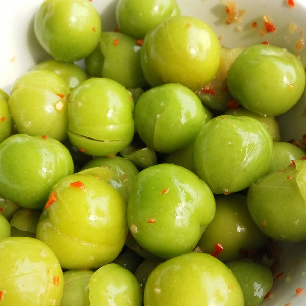 腌制李子酸