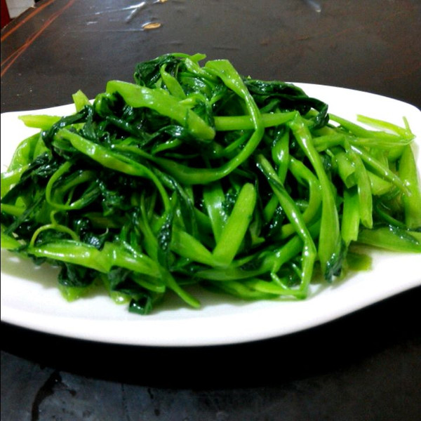 在家炒空心菜加入两勺它,放多久都不发黑,又绿又脆,全家抢着吃