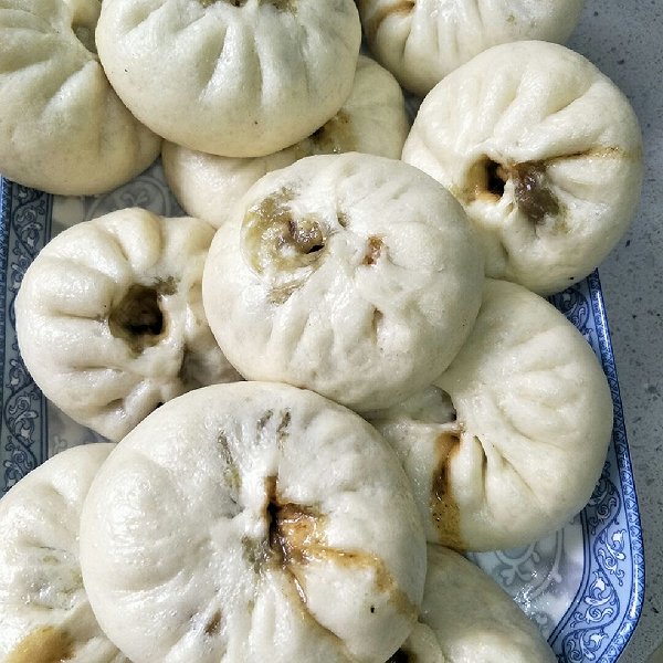 梅菜馅包子