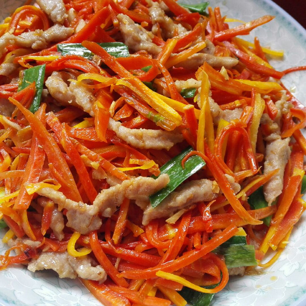 胡萝卜丝炒肉