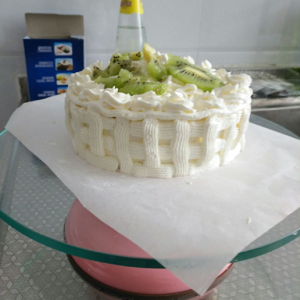 6寸水果奶油花篮裱花蛋糕(附戚风蛋糕制作)