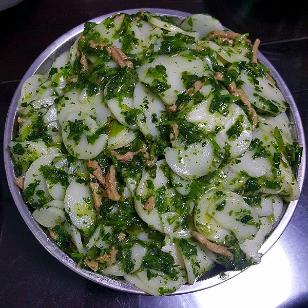 荠菜炒年糕