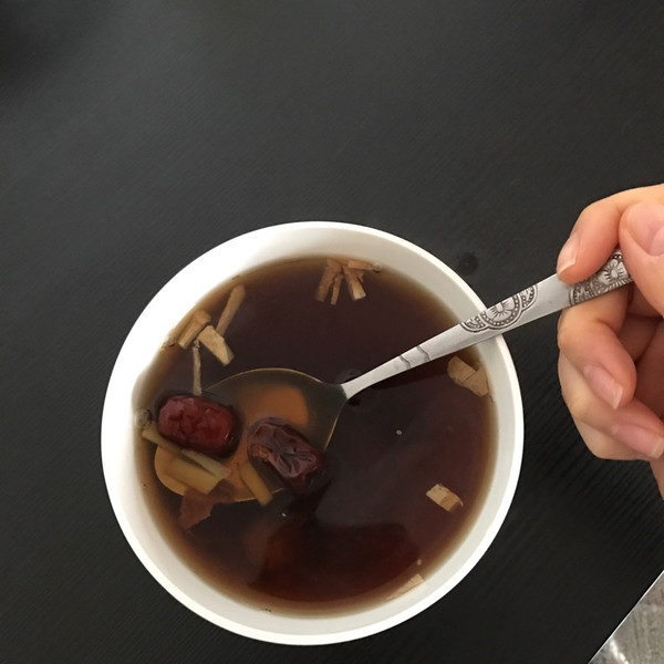 爱喝汤的小姑娘的生姜红枣枸杞水做法的学习成