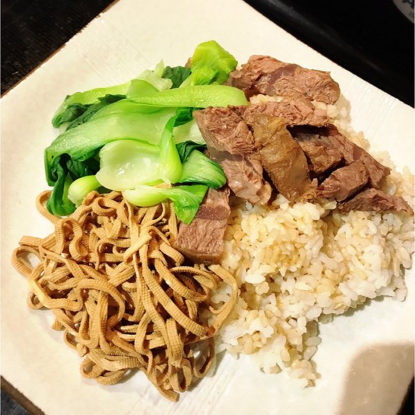 卤牛肉饭