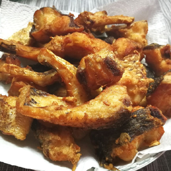 炸鱼块的做法