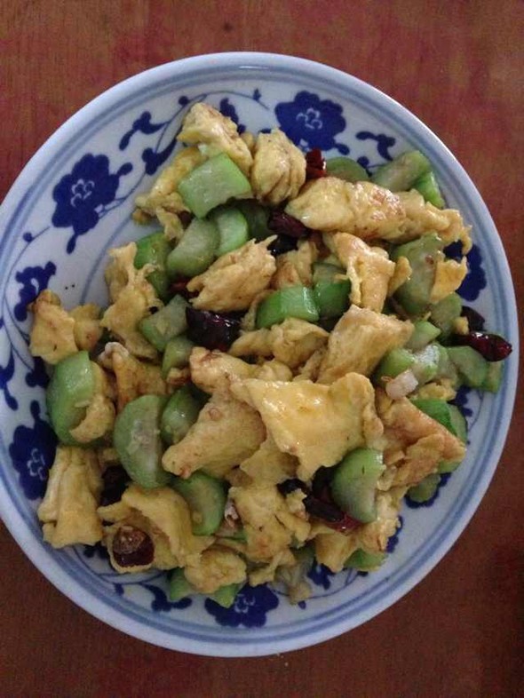 剁椒丝瓜炒鸡蛋