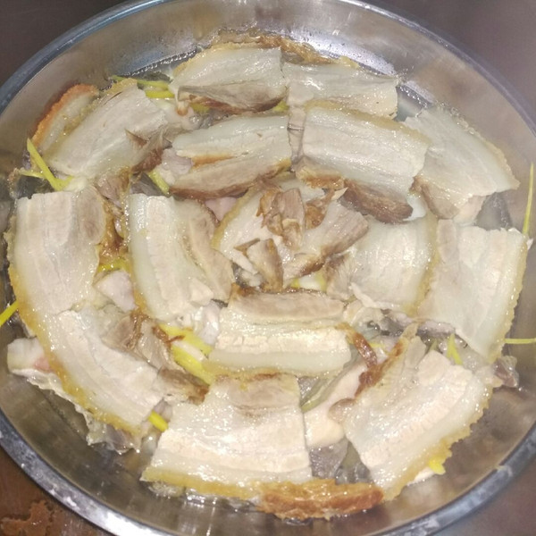 五花肉蒸咸鱼