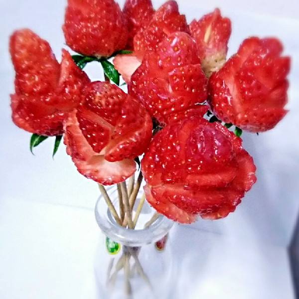 蓝色默默鱼的草莓花做法的学习成果照_豆果美食