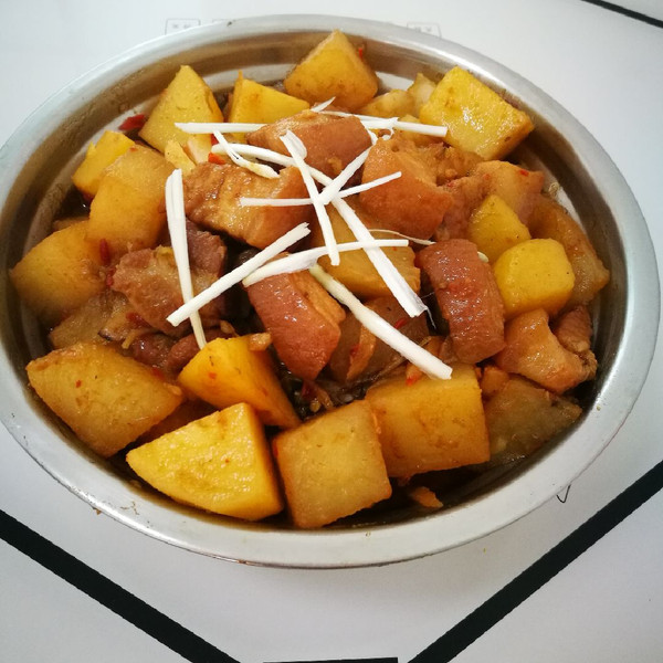 萝卜土豆烧五花肉
