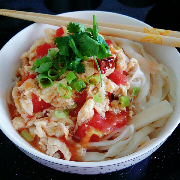 西红柿鸡蛋卤手擀面